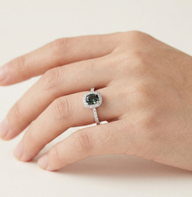 Load image into Gallery viewer, Diamonds & Green Alexandrite Ladies Ring