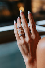 Load image into Gallery viewer, Elegant Twisted Shank Diamond Engagement Ring