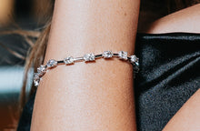 Load image into Gallery viewer, Exquisite Diamond Bracelet