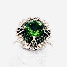Load image into Gallery viewer, Sterling Silver Green Rose Cut Cocktail Ring