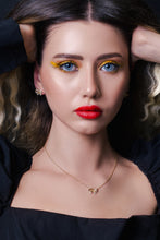 Load image into Gallery viewer, Ribbon Yellow Gold Diamond Set