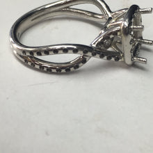 Load image into Gallery viewer, Diamond Engagement Ring