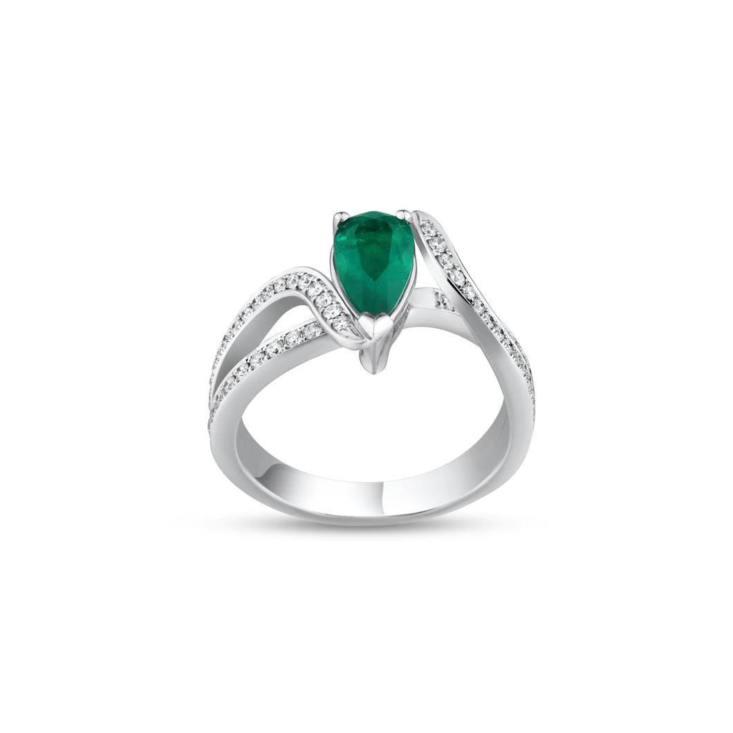 Colombian Emerald & Diamond Ring